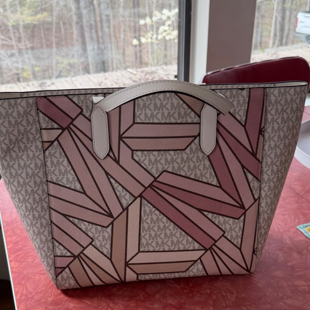 MICHAEL KORS Pink & Tan Geometric Logo Tote - Picture 2 of 8